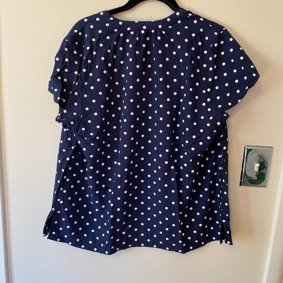 Old Navy Size 1X Cap Sleeve Button Down Blouse Navy w/ White Polka Dots EUC - Picture 2 of 6